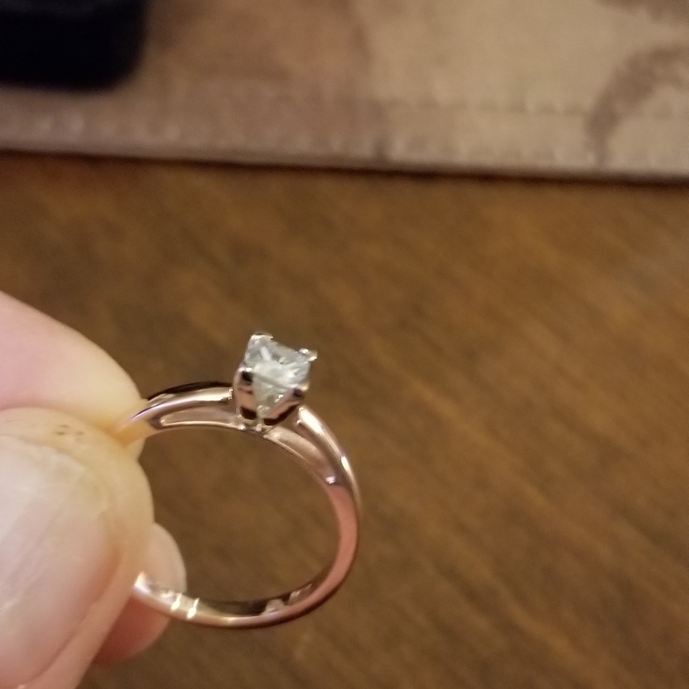 APPRAISED & CERTIFIED DIAMOND ENGAGEMENT RING - Picture 2 of 5